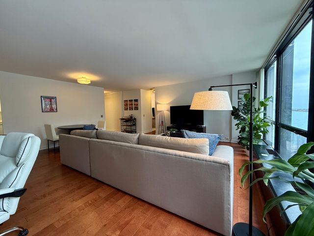 900 N LAKE SHORE Drive 812, Chicago, IL 60611