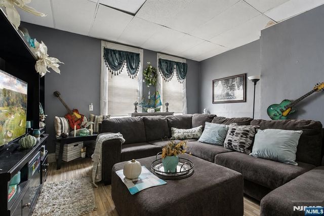 220 Garfield Avenue, Jersey City, NJ 07305