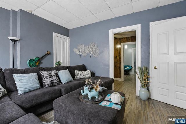 220 Garfield Avenue, Jersey City, NJ 07305