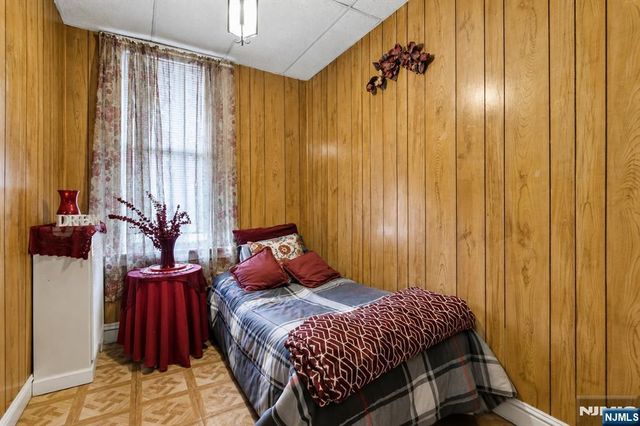 220 Garfield Avenue, Jersey City, NJ 07305