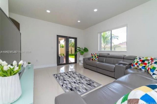 16588 SW 44 Street, Kendall, FL 33185