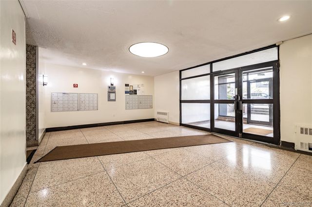 10-40 Neilson Street 3N, Far Rockaway, NY 11691