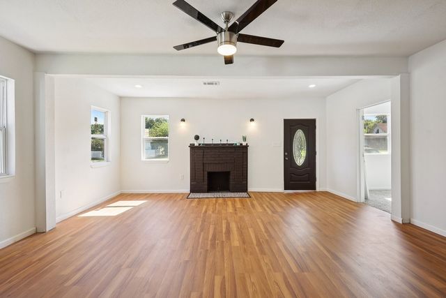 2019 Berwick Avenue, Dallas, TX 75203