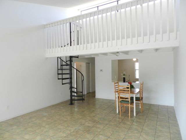 1110 E Lakeview Dr Drive E, Royal Palm Beach, FL 33411