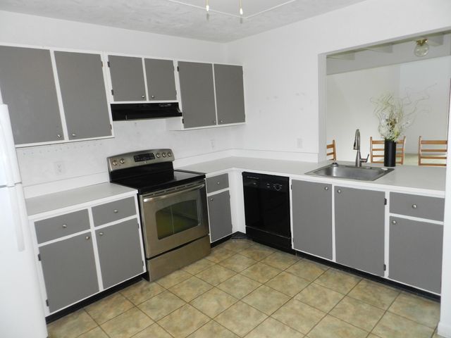 1110 E Lakeview Dr Drive E, Royal Palm Beach, FL 33411