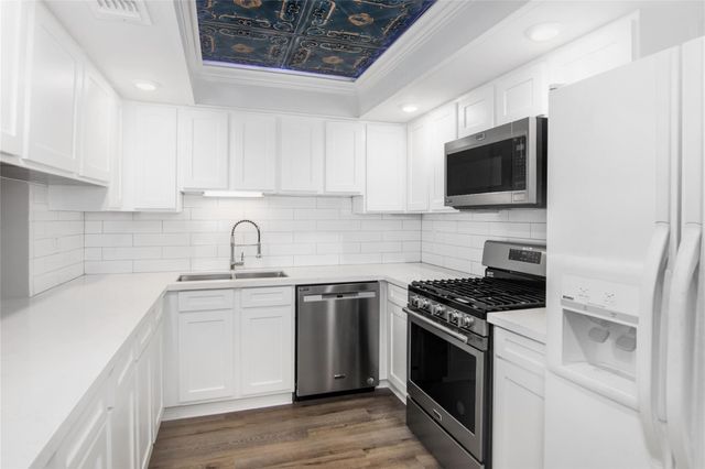 2320 Shadowdale Drive 296, Houston, TX 77043