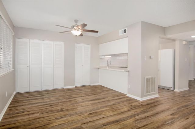 2320 Shadowdale Drive 296, Houston, TX 77043