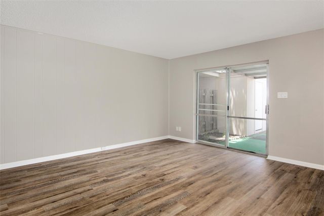 2320 Shadowdale Drive 296, Houston, TX 77043