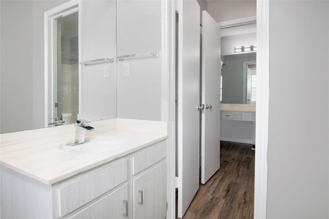 2320 Shadowdale Drive 296, Houston, TX 77043