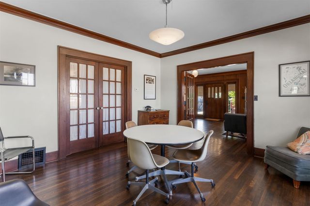1401 S Quaker Avenue, Tulsa, OK 74120