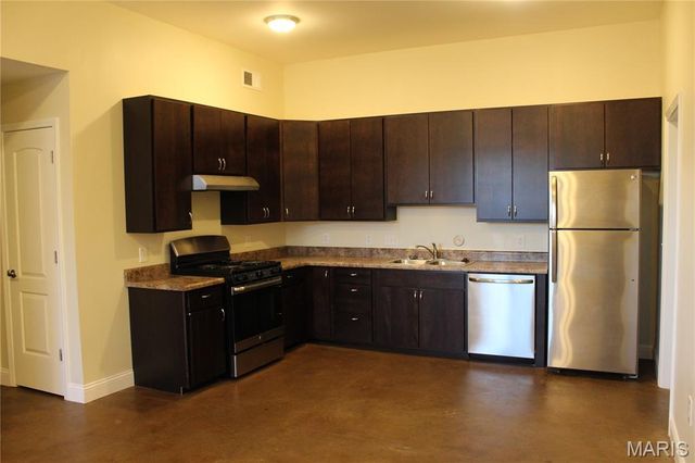 257 S FLORISSANT Road 107, Ferguson, MO 63135