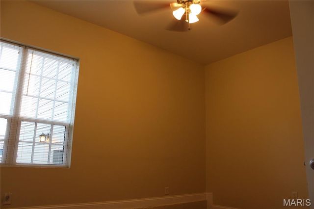 257 S FLORISSANT Road 107, Ferguson, MO 63135