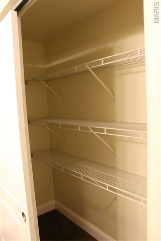 257 S FLORISSANT Road 107, Ferguson, MO 63135