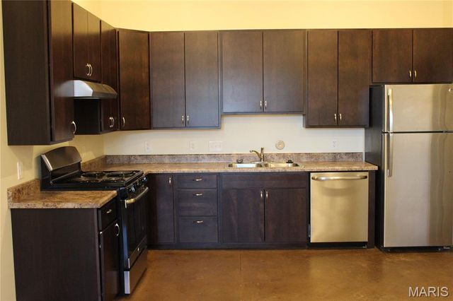 257 S FLORISSANT Road 107, Ferguson, MO 63135