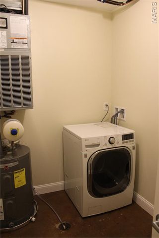 257 S FLORISSANT Road 107, Ferguson, MO 63135