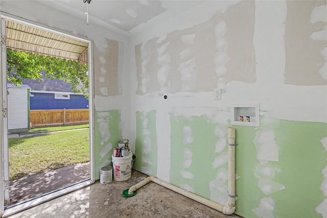 304 Foster Street, Tomball, TX 77375