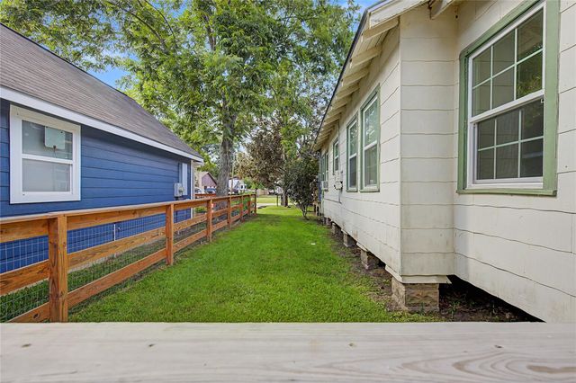 304 Foster Street, Tomball, TX 77375