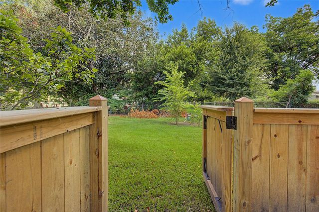304 Foster Street, Tomball, TX 77375