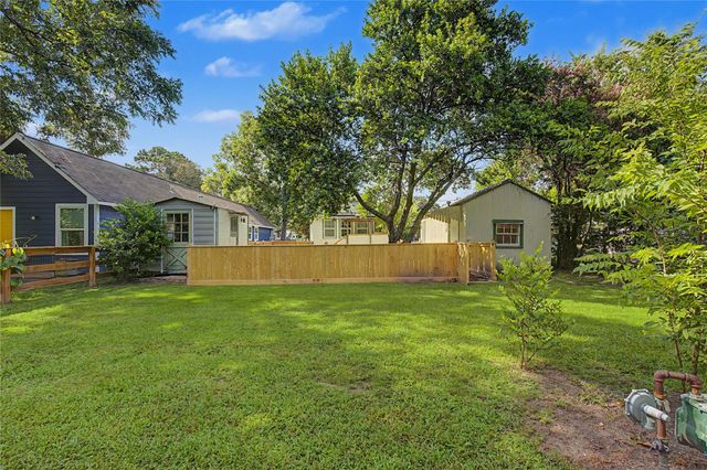 304 Foster Street, Tomball, TX 77375