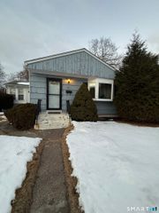 30 Twin Brook Road, Hamden, CT 06514