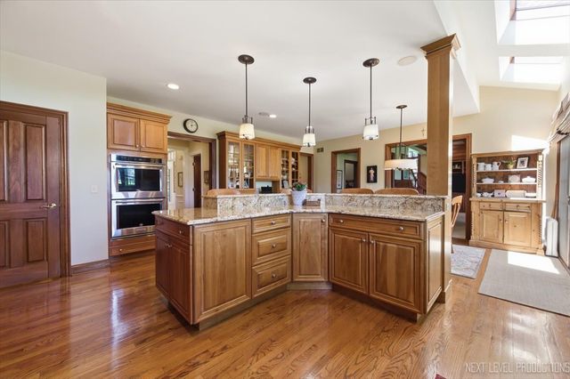955 Harbor Town Court, Geneva, IL 60134