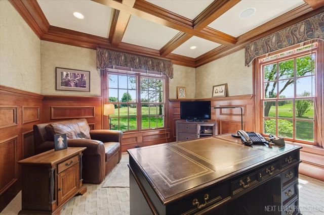 955 Harbor Town Court, Geneva, IL 60134