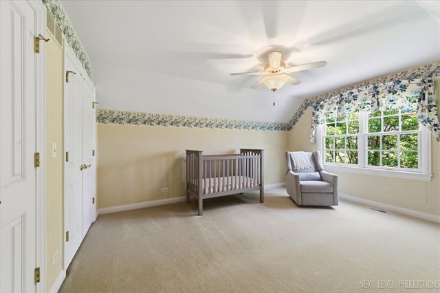955 Harbor Town Court, Geneva, IL 60134