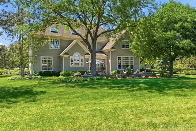 955 Harbor Town Court, Geneva, IL 60134