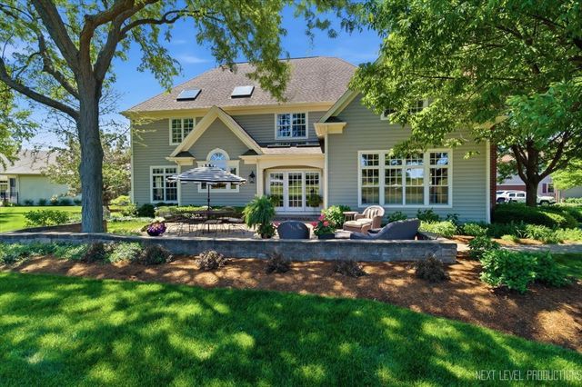 955 Harbor Town Court, Geneva, IL 60134