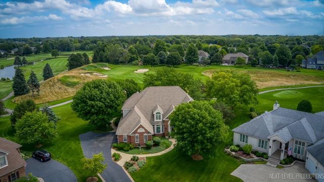 955 Harbor Town Court, Geneva, IL 60134