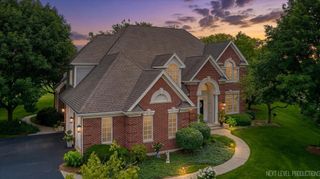 955 Harbor Town Court, Geneva, IL 60134