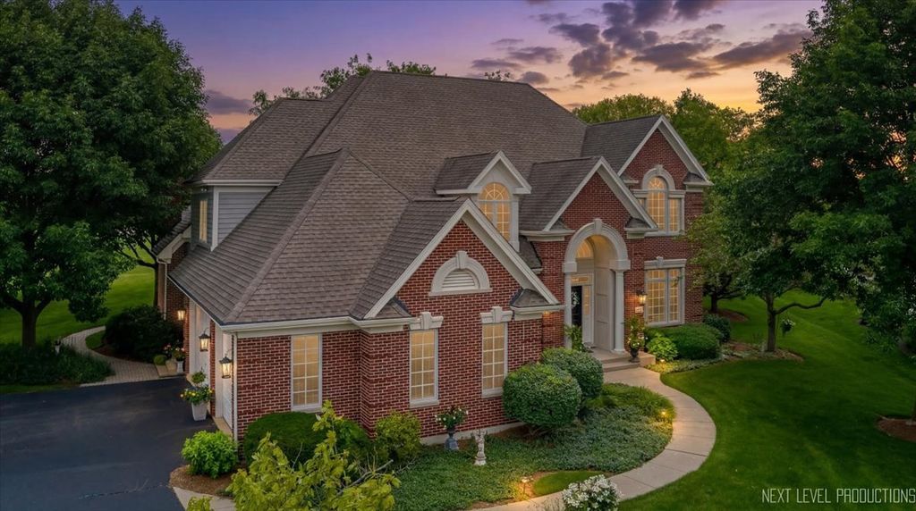 955 Harbor Town Court, Geneva, IL 60134