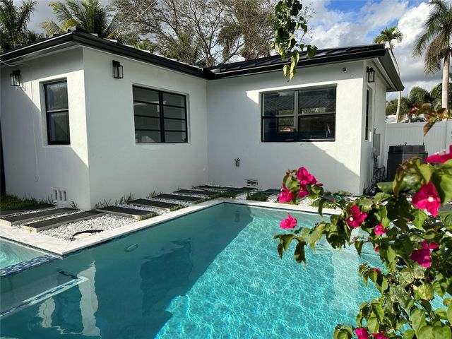 1100 Buchanan Street, Hollywood, FL 33019