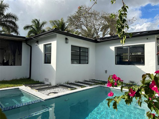 1100 Buchanan Street, Hollywood, FL 33019