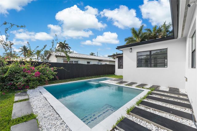 1100 Buchanan Street, Hollywood, FL 33019