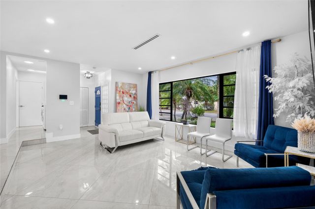 1100 Buchanan Street, Hollywood, FL 33019