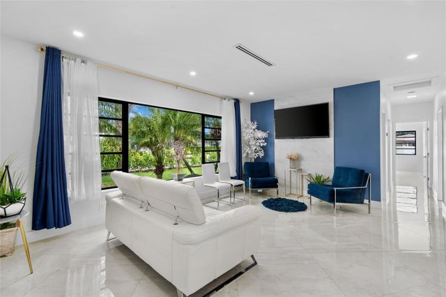 1100 Buchanan Street, Hollywood, FL 33019