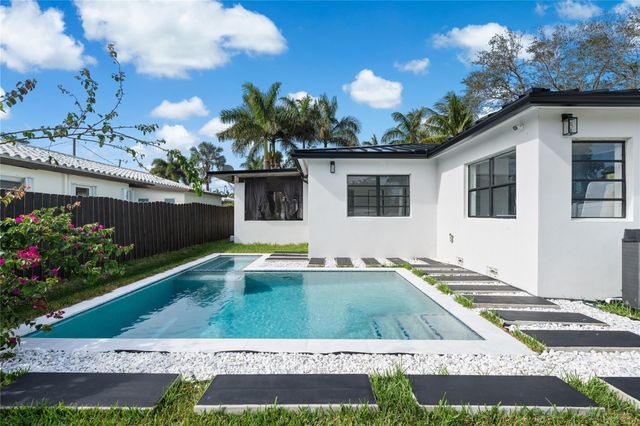 1100 Buchanan Street, Hollywood, FL 33019