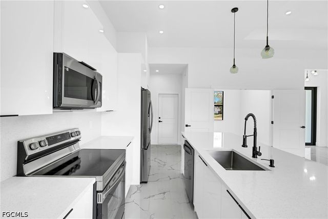 2503 41st ST W, Lehigh Acres, FL 33971