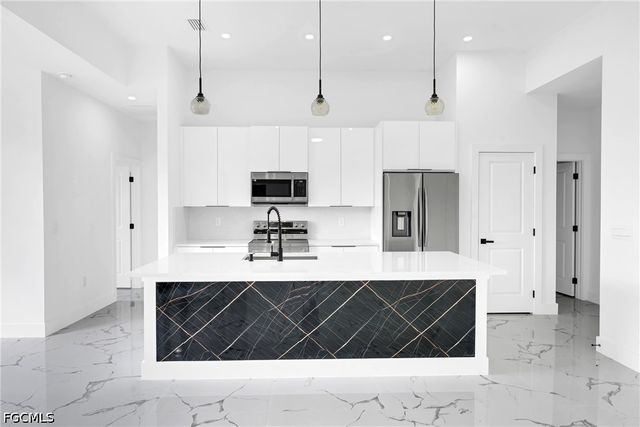 2503 41st ST W, Lehigh Acres, FL 33971