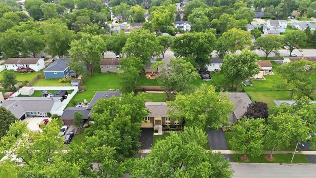 461 GALAHAD Road, Bolingbrook, IL 60440