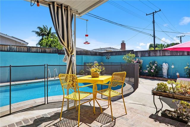 852 Kallin Avenue, Long Beach, CA 90815
