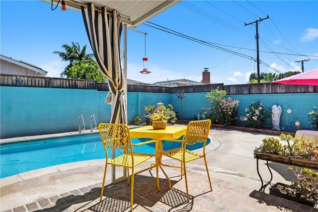 852 Kallin Avenue, Long Beach, CA 90815