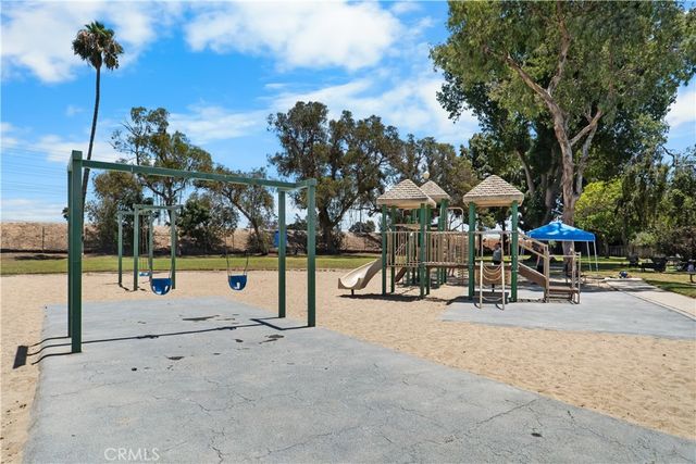 852 Kallin Avenue, Long Beach, CA 90815