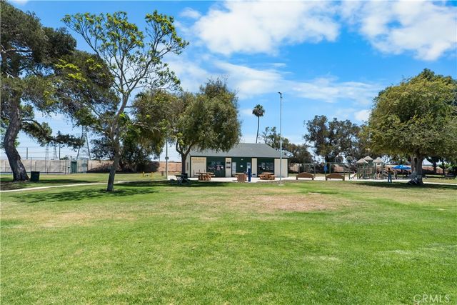 852 Kallin Avenue, Long Beach, CA 90815