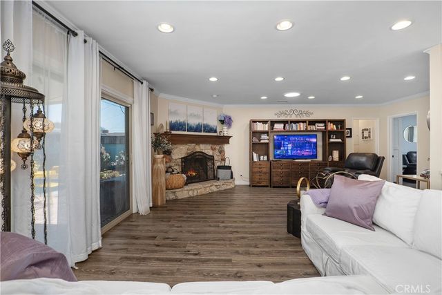 852 Kallin Avenue, Long Beach, CA 90815