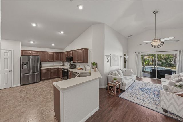 6541 CRESCENT LOOP, Winter Haven, FL 33884