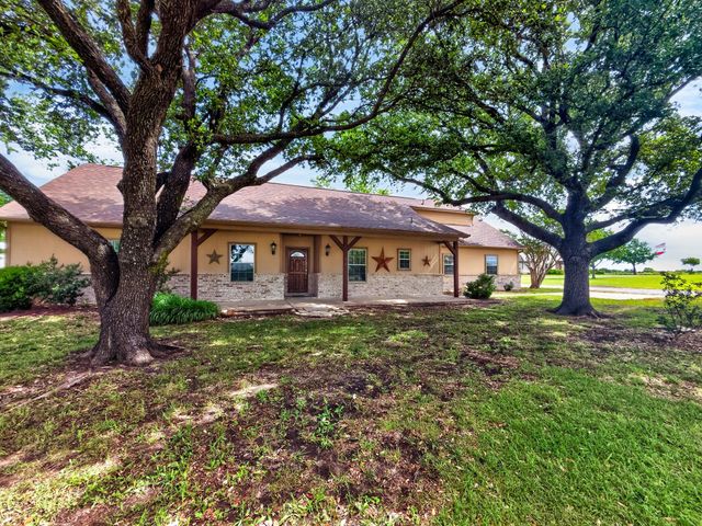 1255 Vineyard Road, Gunter, TX 75058