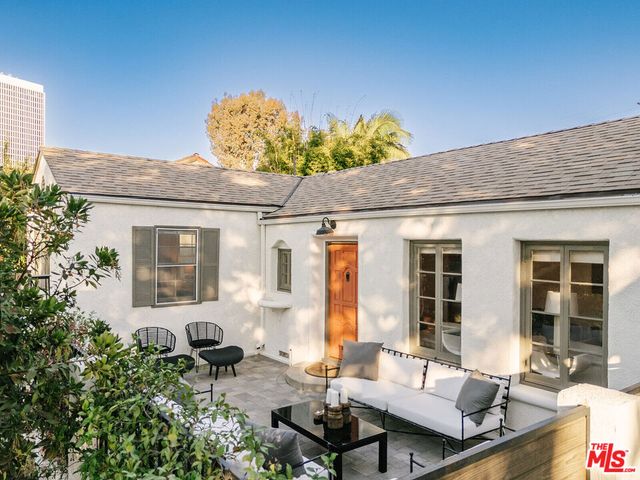 910 Masselin Avenue, Los Angeles, CA 90036