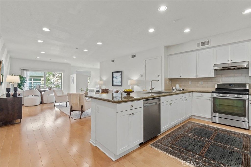 5530 Strand 201, Hawthorne, CA 90250 — exterior